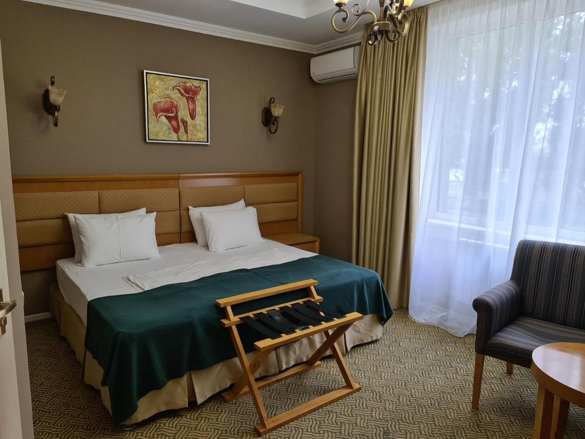 Prestige Hotel Astana Bagian luar foto