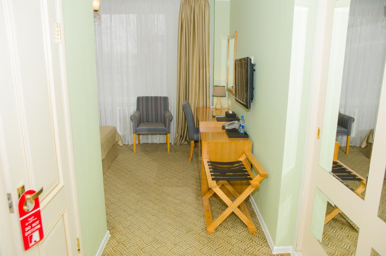 Prestige Hotel Astana Bagian luar foto