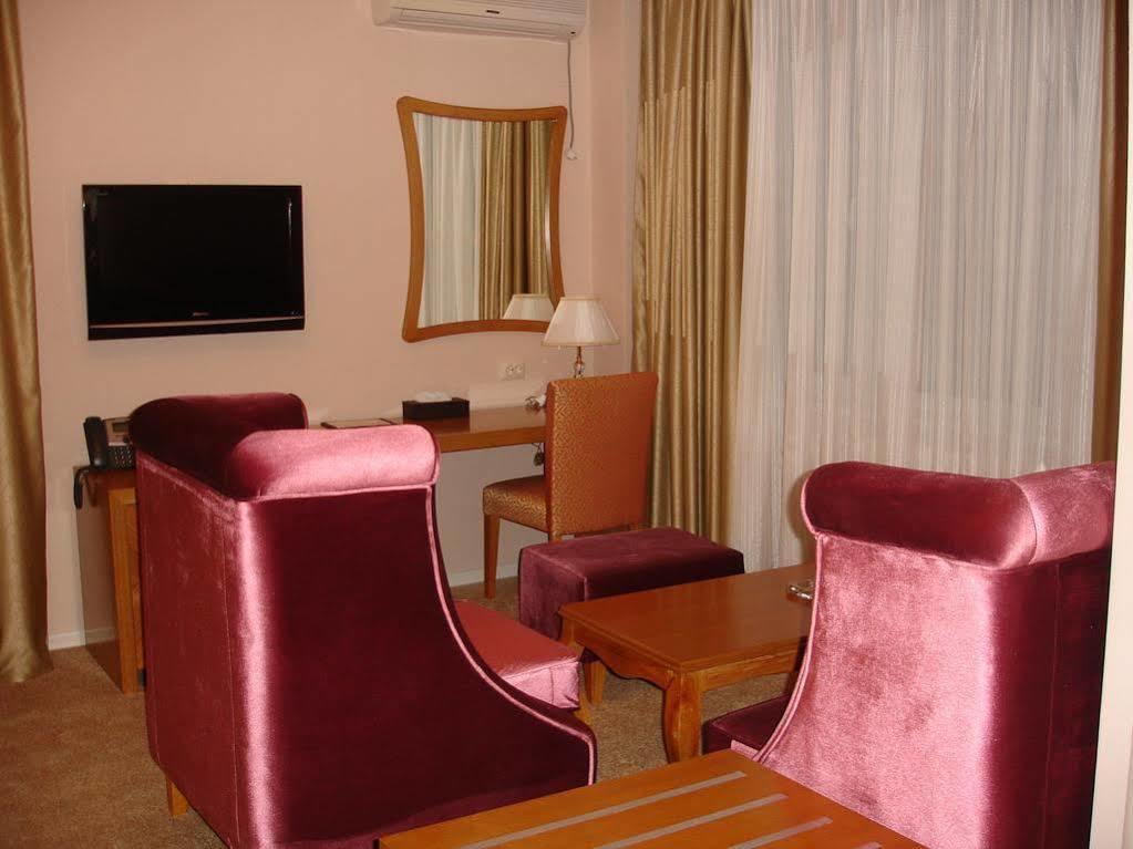 Prestige Hotel Astana Bagian luar foto